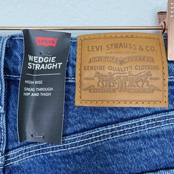 Levis Wedgie High Waist Crop Straight Leg Jeans - Picture 4 of 11